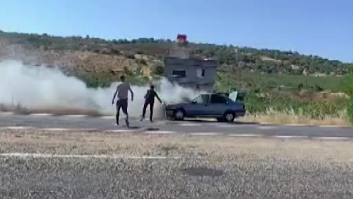 Yolculuk Sırasında Otomobil Alev Aldı