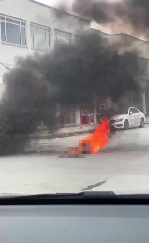 Zihinsel Engelli Birey Üzerine Benzin Döküp Kendini Yakan Olay Kameralara Yansıdı