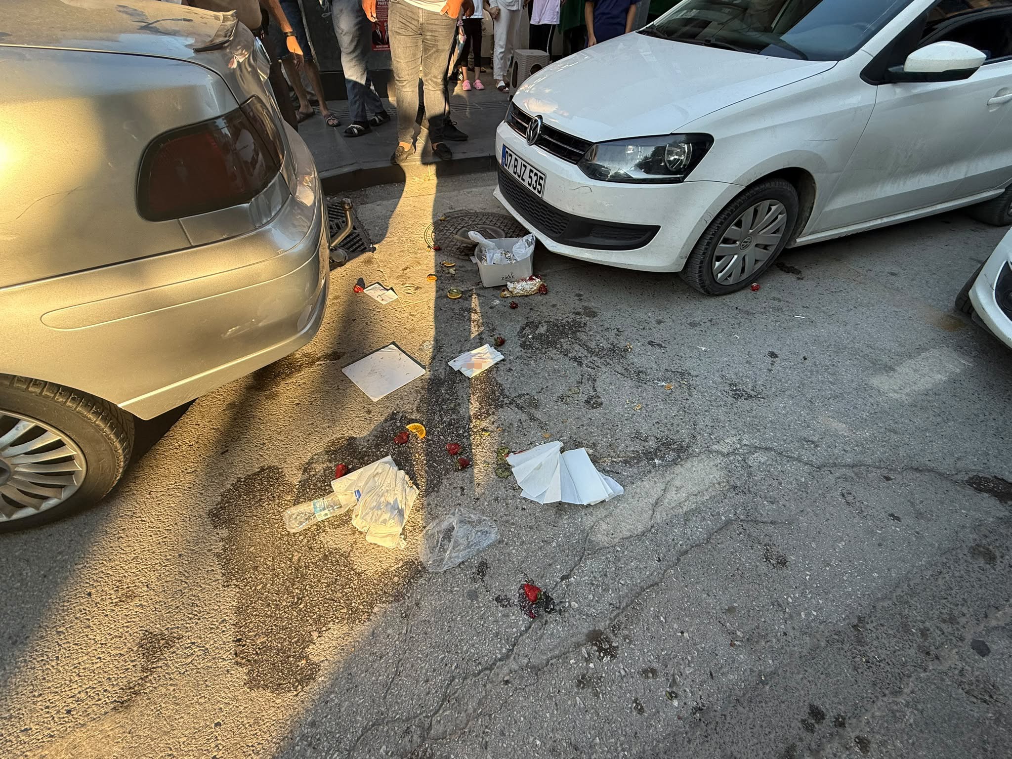 Antalya'da kan donduran saldırı: Doğum günü pastasıyla yürürken arkasından vuruldu!