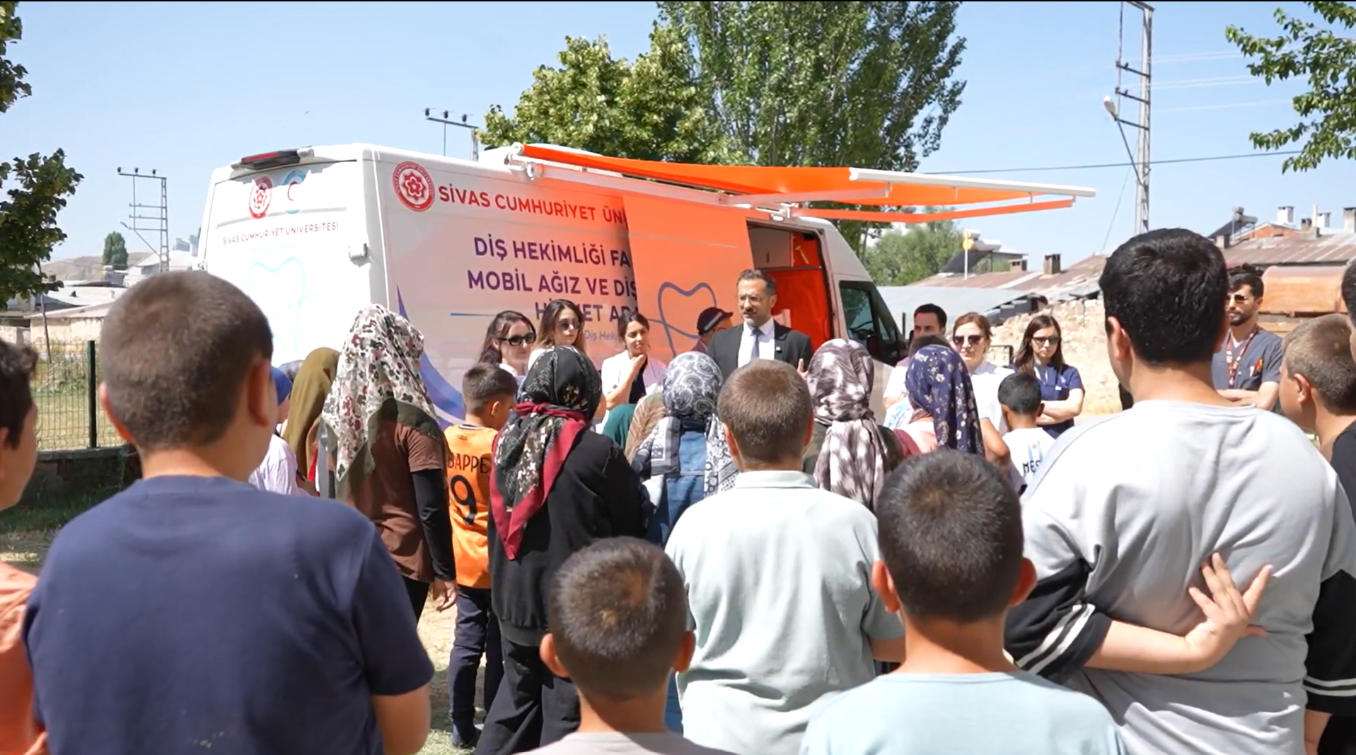 SCÜ'den Türkiye'de Bir İlk: Mobil Diş Aracı Yola Çıktı
