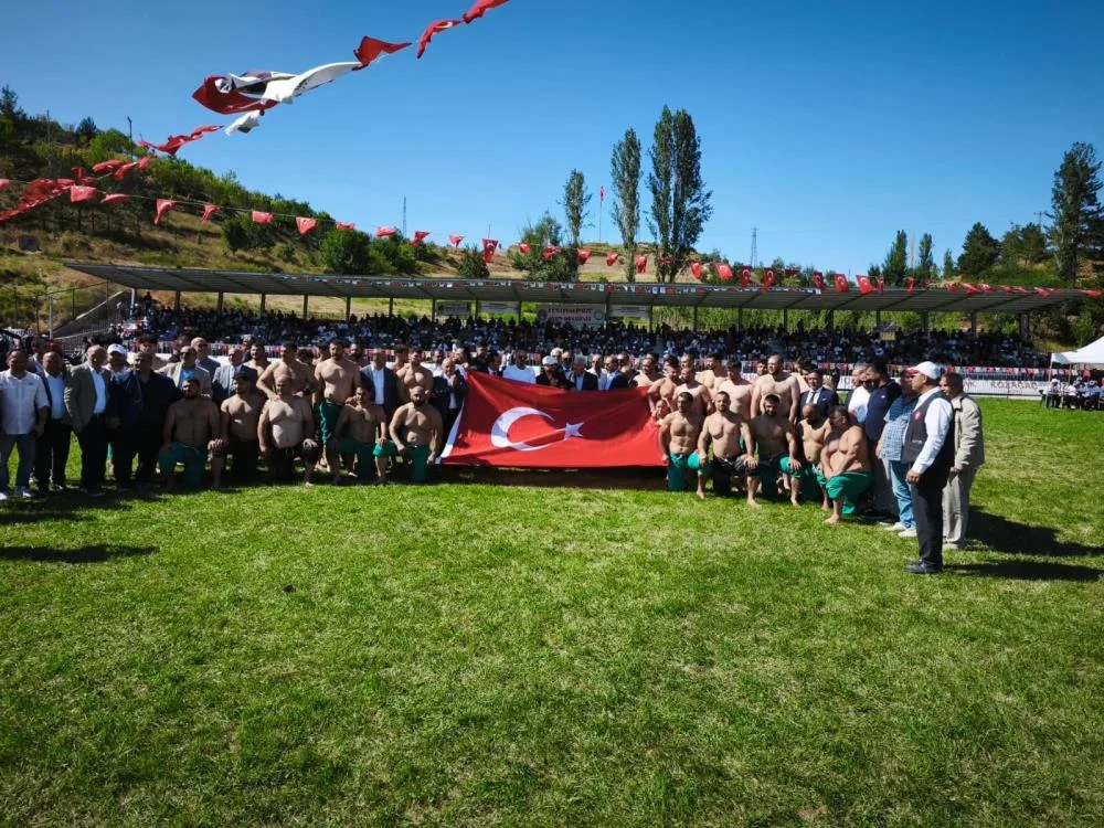 Sivas Doğanşar'da 57. Ahmet Ayık Karakucak Güreşleri