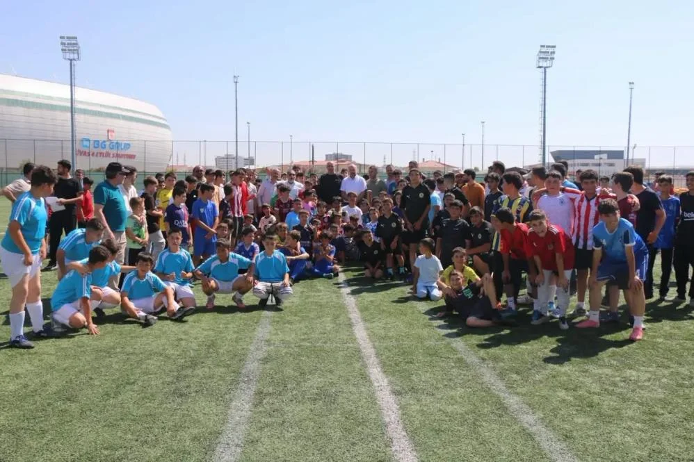 Sivas'ta Camiler Arası 5x5 Futbol Turnuvası Başladı