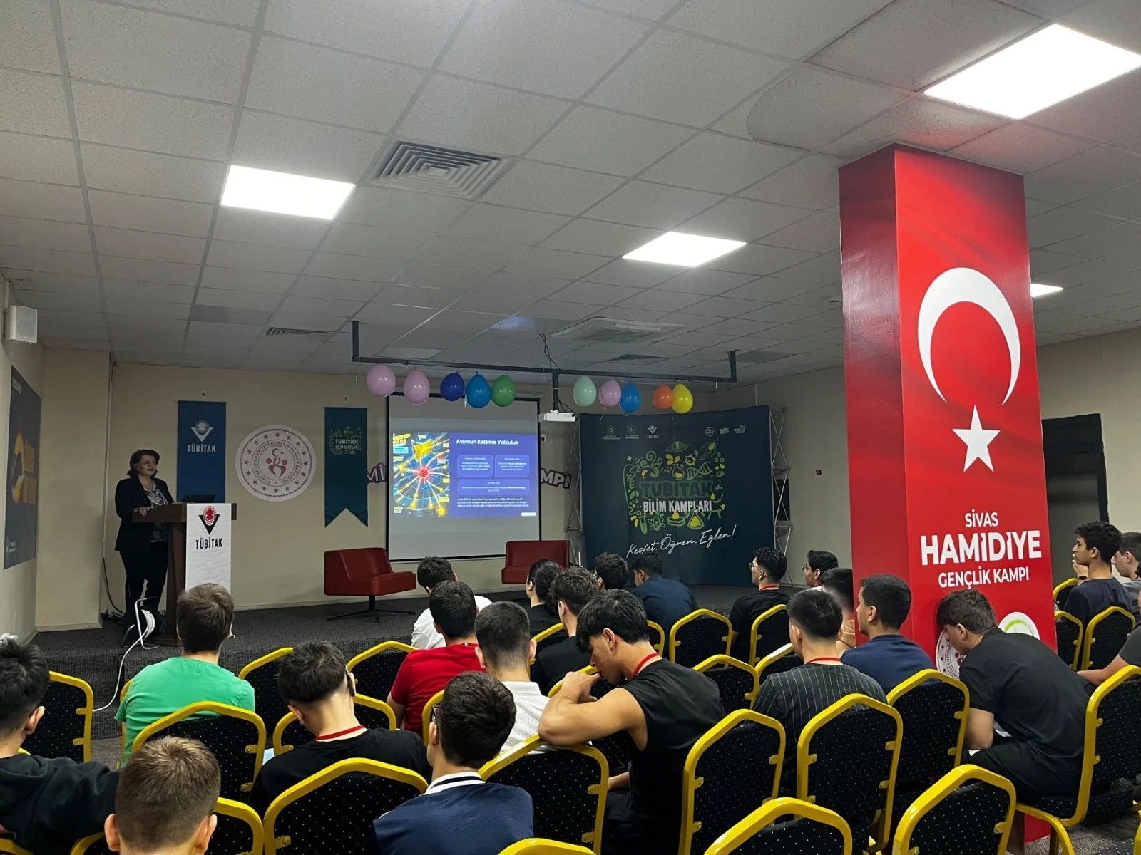 SCÜ'lü Prof. Dr. Başer'den Sivas'ta Kuantum Fiziği Semineri