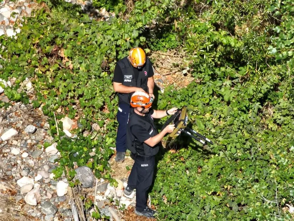 Sivas'ta Kaybolan Esmanur İçin Kelkit Çayı'nda Aramalar Başladı