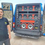 Adana'da Göz Kamaştıran Ses Sistemiyle Minibüslerde Müzik Keyfi