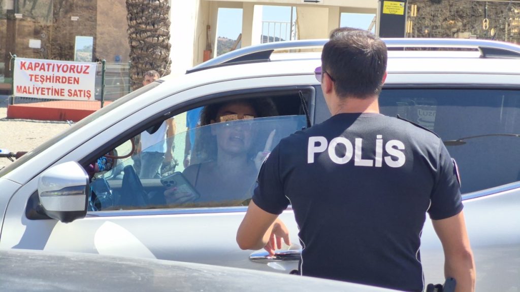 Bodrum'da Polisle Gerilim Yaşayan Ünlü Şarkıcı Dilan Çıtak Serbest Kaldı
