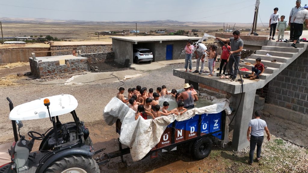 Vatandaşların Sıcaklara Karşı Yaratıcı Çözümleri