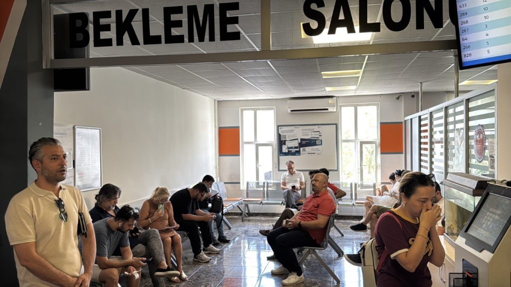 İstanbul Beşiktaş'ta Ehliyet Yenileme İşlemlerinde Yoğunluk ve Güncel Bilgiler