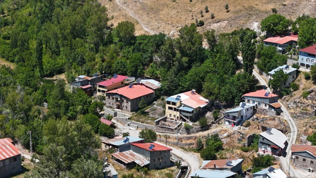 Sivas'ta Eşsiz Bir Doğa Harikası: Çakmakdüzü