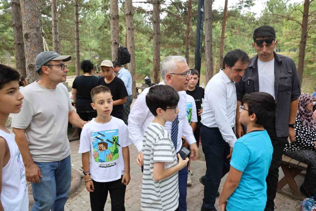 Sivas'ta Yetim ve Öksüz Çocuklar İçin Unutulmaz Piknik Şöleni