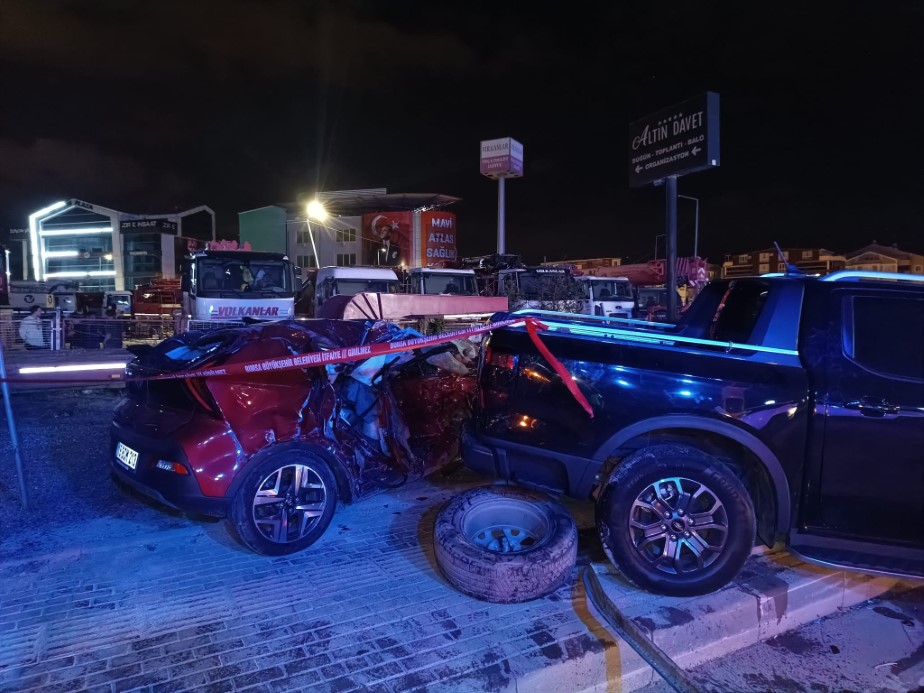 Bursa'da Alkollü Sürücünün Trafik Kazası: İki Kardeş Hayatını Kaybettiği Olay