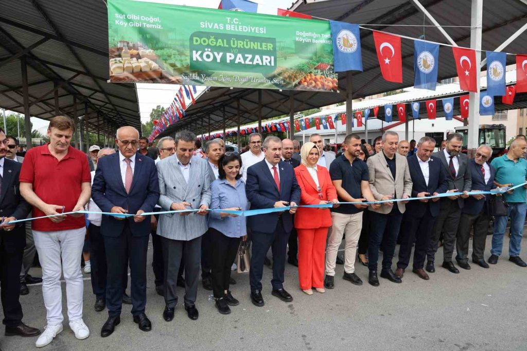 Sivas'ta Yerel Üreticilere Destek: Doğal Ürünler ve Köy Pazarı Açılışı